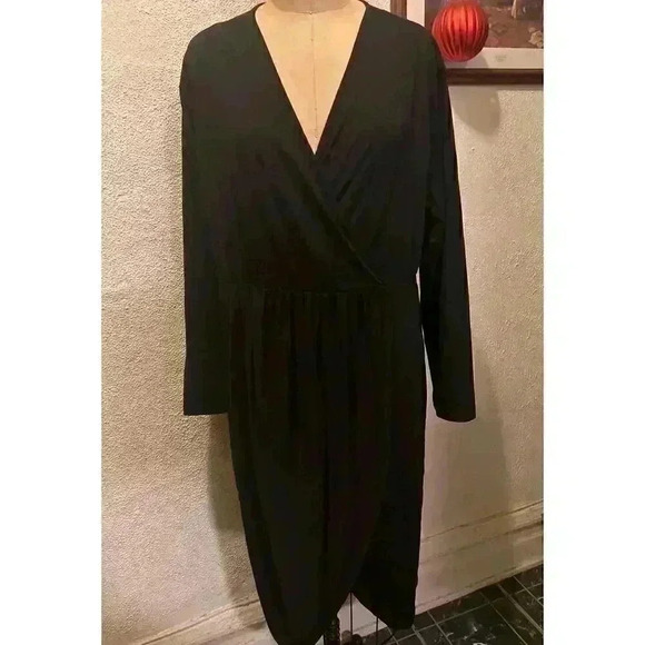 Long Sleeve V-Neck Faux Wrap Asymetrical Hem Maxi Dress Black NWT Size 24 - Picture 3 of 8